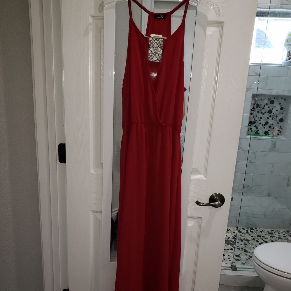 NWT Minette Boutique Red Maxi Dress Size M